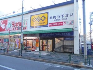 ゲオ北新宿店前