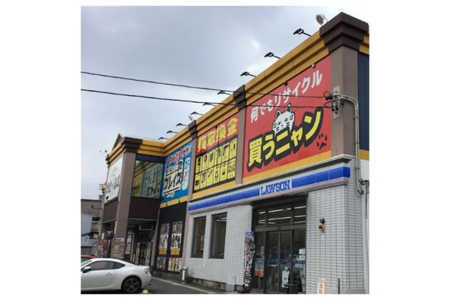 プレイズ堀田店外観