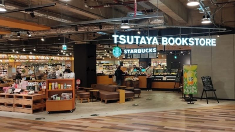 tsutaya bookstore 宮交シティ店内