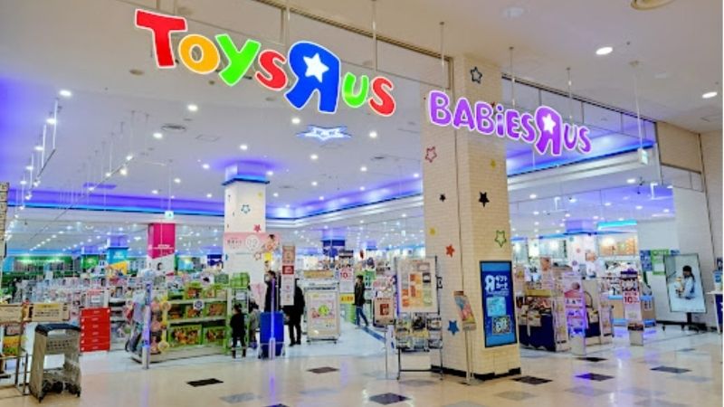 トイザらス・ベビーザらス 山形店出入口